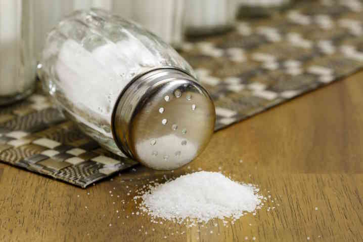 Government urged to take action on salt levels in food